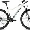 Ghost Lanao Essential 27.5 AL Pearl White / Green Bay Metallic Glossy / Matt VTT Semi-rigide Femme -Vélos Soldes 2023 93LA1006 Ghost Lanao Essential 27 5 AL pearl white green bay metallic glossy matt 2023 Hardtail Mountainbike Damen 0 1280x1280 2