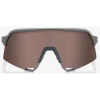 Lunettes 100% S3 Gris Soft Tact / Verres Miroir HiPER Rouge Argent -Vélos Soldes 2023 lunettes 100 s3 gris soft tact verres miroir hiper rouge argent
